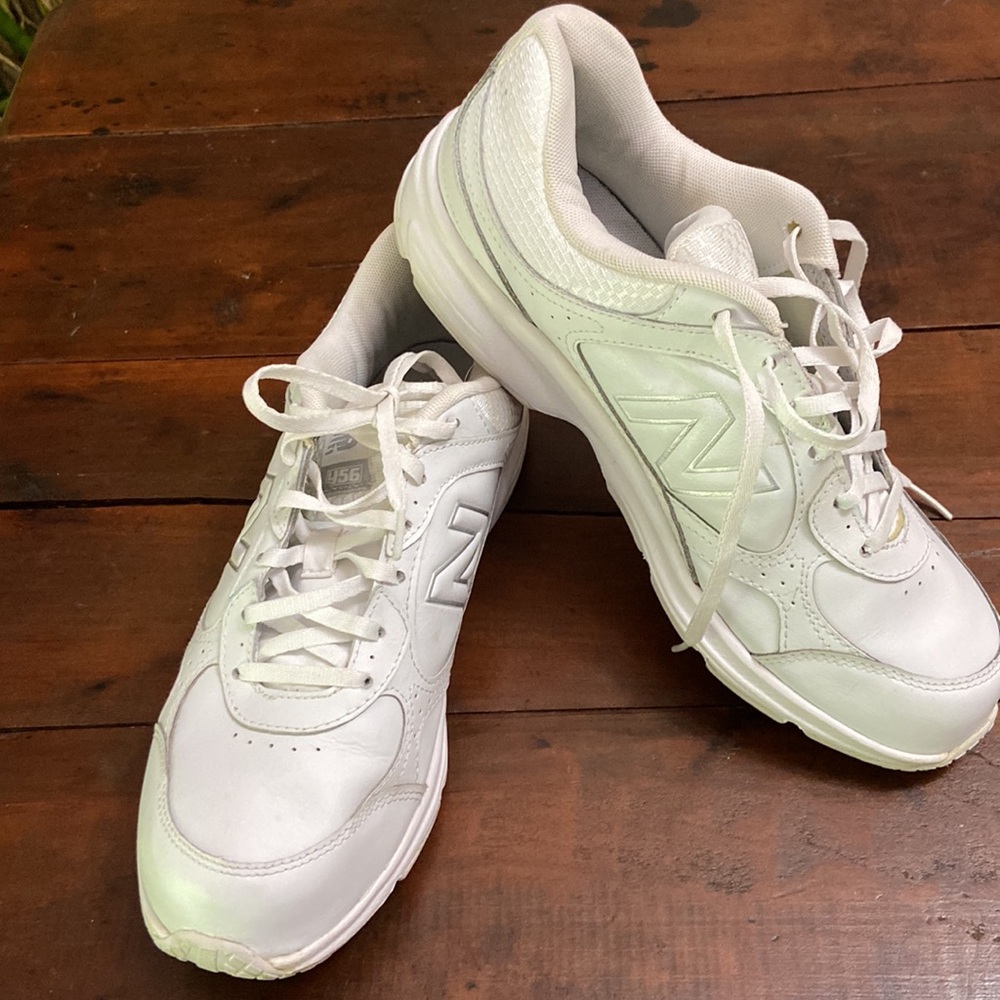 New Balance Comfortable  White Womens Athletic Sneakers EUC size 8.5